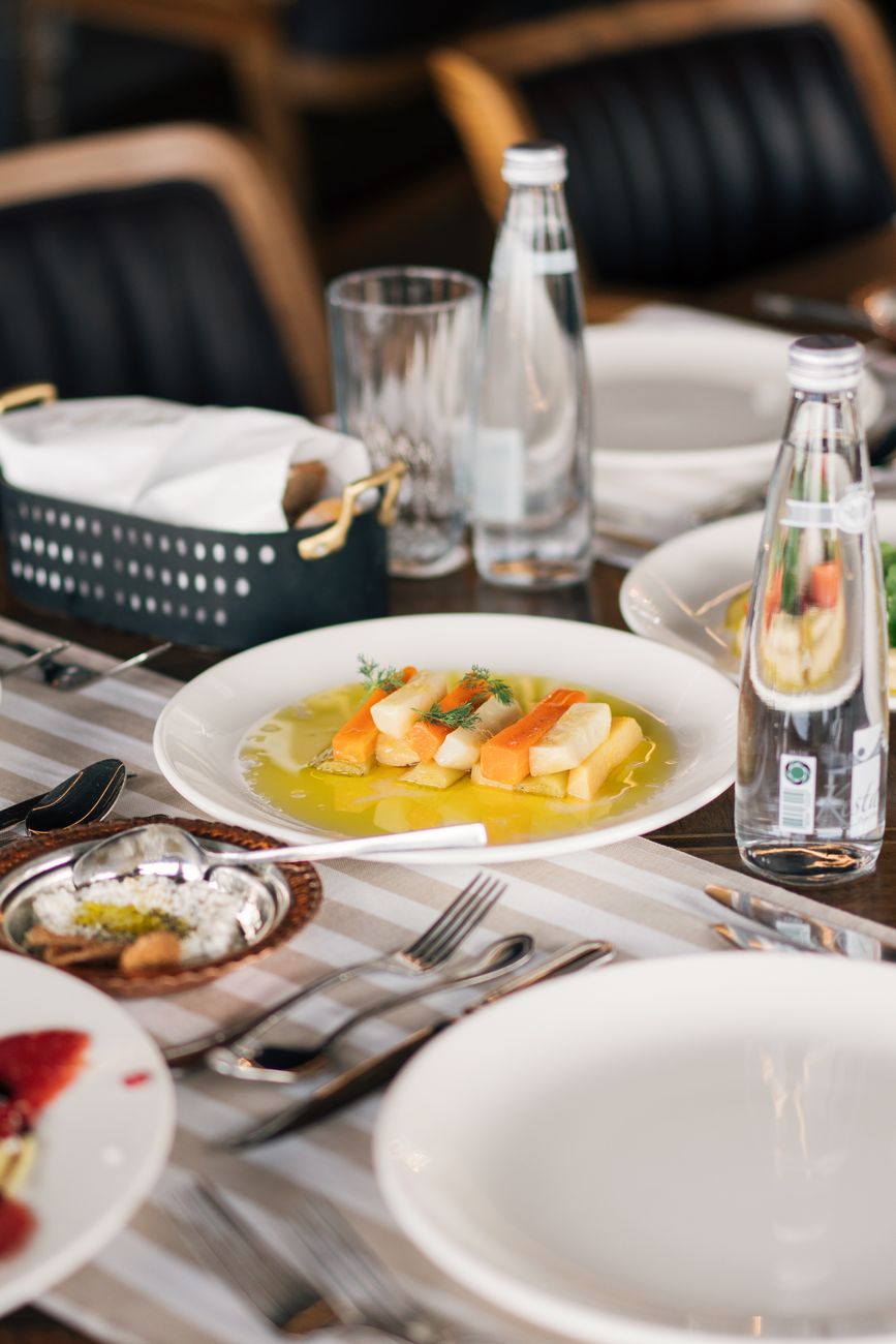 İstanbul gastronomi tabağı ve şık masa düzeni
